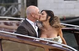 20250707 EM bezos sanchez